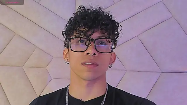 Snapshot of AkazaBoy_ chatting on September 22, 2025, 4:29 am AkazaBoy  online show from September 22, 2025, 4:29 am