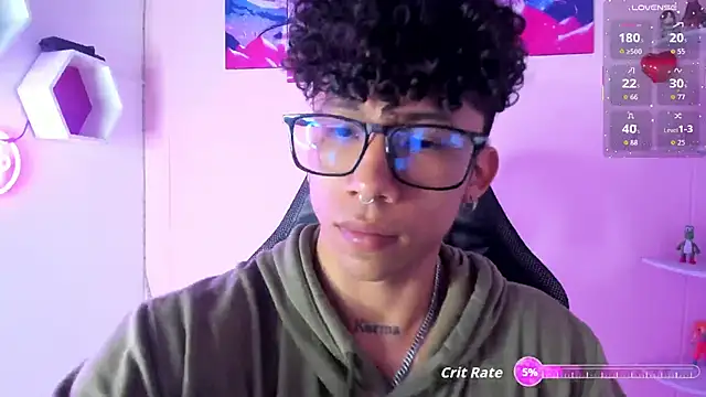 Snapshot of AkazaBoy_ chatting on September 19, 2025, 4:38 am AkazaBoy  online show from September 19, 2025, 4:38 am