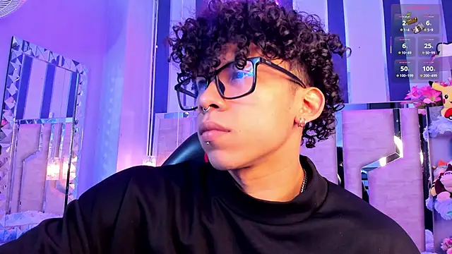 AkazaBoy  online show from March 30, 2026, 4:58 am