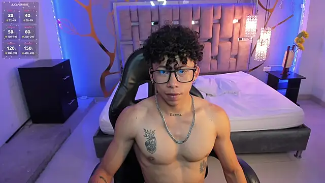 Snapshot of AkazaBoy_ chatting on February 28, 2025, 8:09 am AkazaBoy  online show from February 28, 2025, 8:09 am