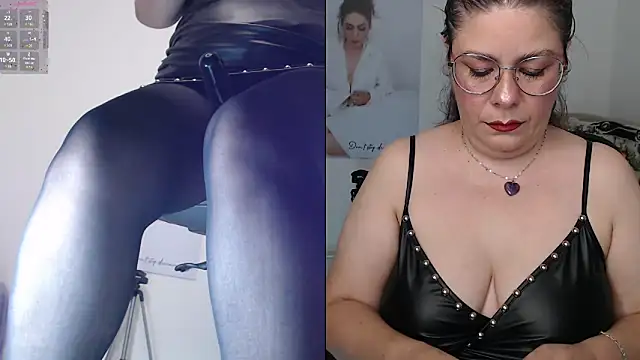 Serenay  online show from December 6, 2024, 9:07 pm