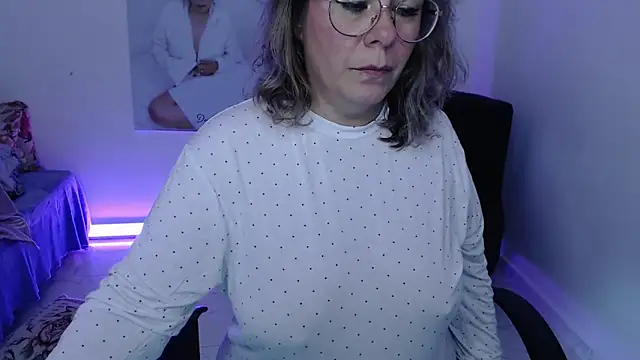 Serenay  online show from December 2, 2024, 1:53 am