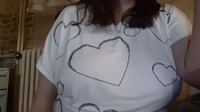 AalinnaK online show from November 19, 2025, 12:16 pm