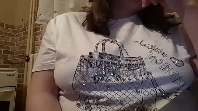 Snapshot of AalinnaK chatting on March 8, 2025, 9:08 pm AalinnaK online show from March 8, 2025, 9:08 pm