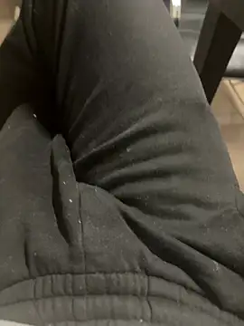 daubine46 online show from April 4, 2026, 5:36 am