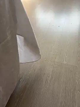 daubine46 online show from April 17, 2026, 1:47 pm