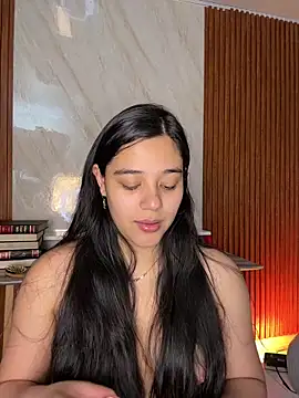 floriamANDjazmin online show from May 18, 2026, 6:56 pm