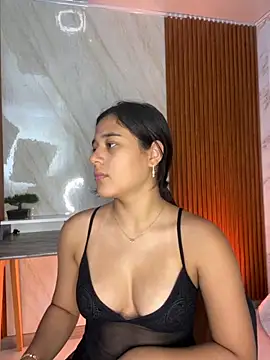 floriamANDjazmin online show from November 7, 2025, 7:07 pm