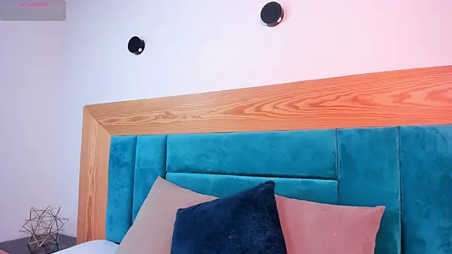 Snapshot of AssQueen18 chatting on October 16, 2025, 11:40 am AssQueen18 online show from October 16, 2025, 11:40 am