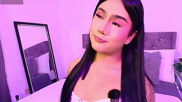 Snapshot of AssQueen18 chatting on October 30, 2025, 12:47 pm AssQueen18 online show from October 30, 2025, 12:47 pm