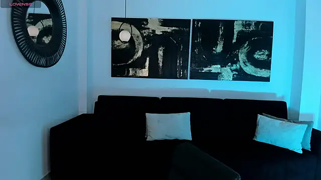 TaraLawrence online show from September 26, 2025, 3:13 am