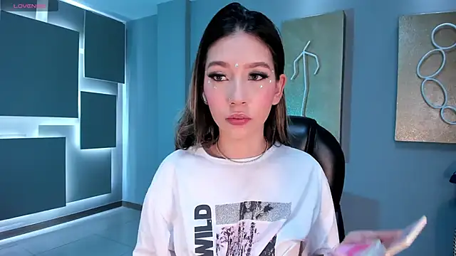 TaraLawrence online show from November 1, 2025, 3:13 am