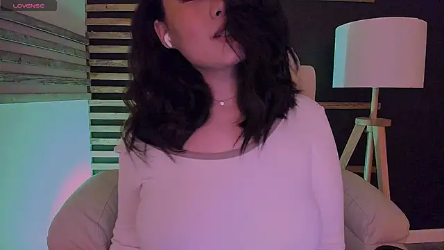 Snapshot of kimmy_chi_ chatting on February 5, 2025, 6:15 pm kimmy chi online show from February 5, 2025, 6:15 pm