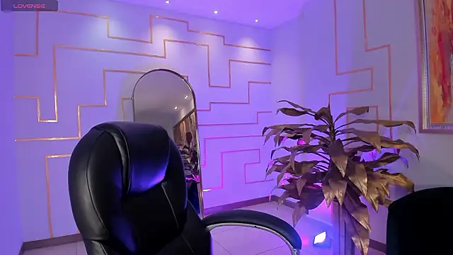 AllisonRogersX online show from February 5, 2026, 2:40 am