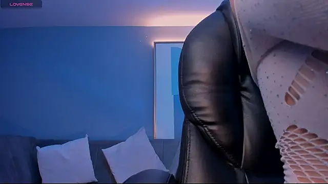 Snapshot of MaddisonLowe chatting on November 6, 2025, 4:38 am MaddisonLowe online show from November 6, 2025, 4:38 am