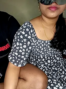 Snapshot of Hot_Bhabi08 chatting on October 9, 2025, 5:08 am Hot Bhabi08 online show from October 9, 2025, 5:08 am