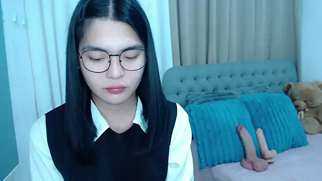 zhaviahale21 online show from October 25, 2025, 11:42 am