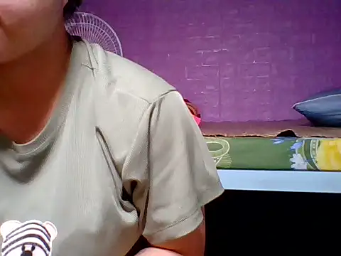 Mimi18x online show from October 30, 2025, 2:54 am