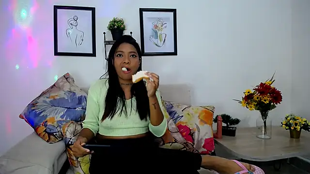 Snapshot of Amber_diamond chatting on February 26, 2025, 7:23 am Amber diamond online show from February 26, 2025, 7:23 am