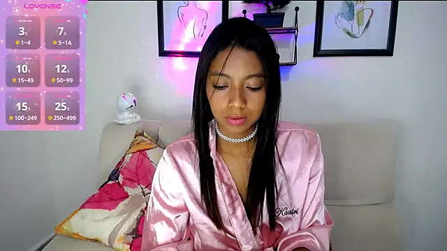 Snapshot of Amber_diamond chatting on February 17, 2025, 6:53 am Amber diamond online show from February 17, 2025, 6:53 am