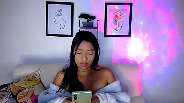 Snapshot of Amber_diamond chatting on February 25, 2025, 7:31 am Amber diamond online show from February 25, 2025, 7:31 am