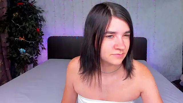  Polly Love  online show from September 17, 2025, 6:04 am