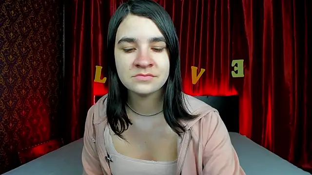 Snapshot of _Polly_Love_ chatting on February 21, 2026, 7:43 am Polly Love online show from February 21, 2026, 7:43 am