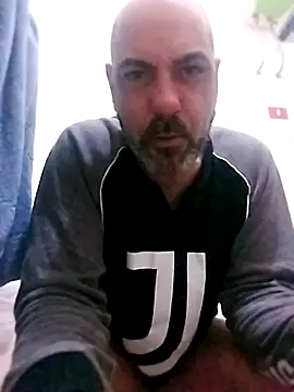 Snapshot of affascino chatting on February 19, 2026, 6:32 am affascino online show from February 19, 2026, 6:32 am