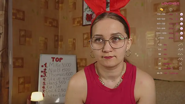 Miatiny online show from February 6, 2025, 3:31 pm