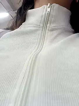 SAMANTHA-16  online show from January 18, 2025, 5:04 pm