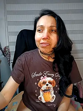 Snapshot of KimPielCanela chatting on October 5, 2025, 10:44 pm KimPielCanela online show from October 5, 2025, 10:44 pm