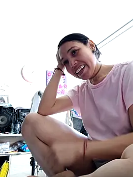 Snapshot of KimPielCanela chatting on October 2, 2025, 5:27 pm KimPielCanela online show from October 2, 2025, 5:27 pm