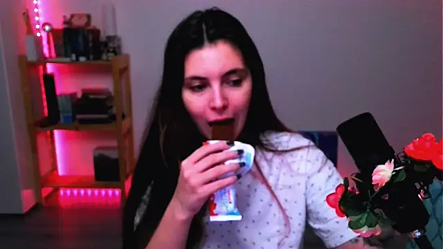 peaachybabe   online show from October 16, 2025, 4:37 pm