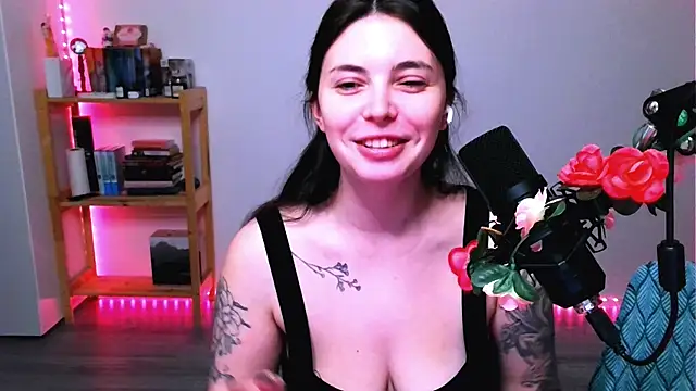 peaachybabe   online show from October 19, 2025, 4:54 pm