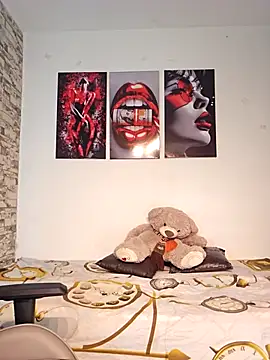 Antonella2 m online show from April 28, 2026, 1:04 pm