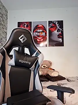 Antonella2 m online show from March 27, 2026, 5:14 pm