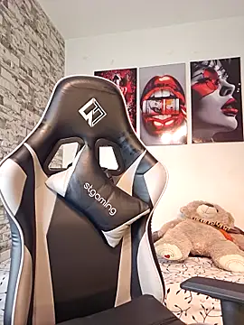 Antonella2 m online show from April 11, 2026, 11:36 am