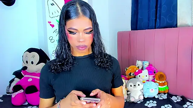 Snapshot of bloom444 chatting on September 19, 2025, 2:04 am bloom444 online show from September 19, 2025, 2:04 am