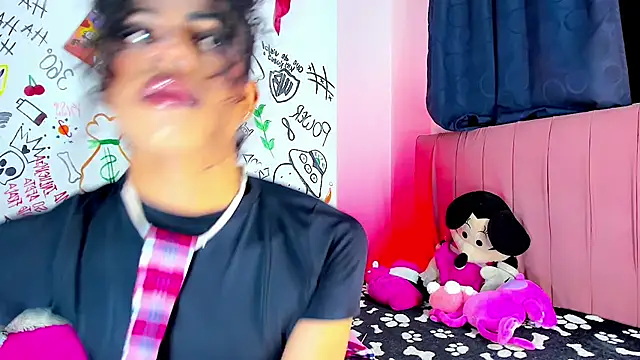 Snapshot of bloom444 chatting on January 18, 2026, 4:38 am bloom444 online show from January 18, 2026, 4:38 am