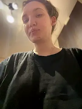 Snapshot of Holly_Molii chatting on January 9, 2026, 1:18 pm Holly Molii online show from January 9, 2026, 1:18 pm