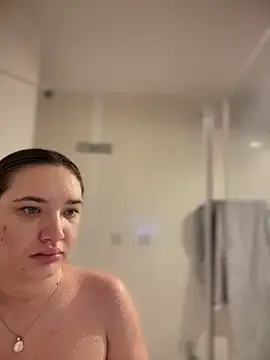 Snapshot of Holly_Molii chatting on March 22, 2025, 6:22 am Holly Molii online show from March 22, 2025, 6:22 am