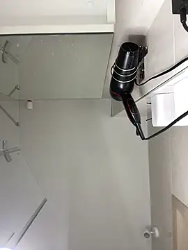 Snapshot of Holly_Molii chatting on February 15, 2025, 6:23 am Holly Molii online show from February 15, 2025, 6:23 am