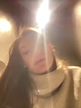 Snapshot of Holly_Molii chatting on January 19, 2025, 8:18 am Holly Molii online show from January 19, 2025, 8:18 am