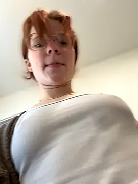 Snapshot of foxy_ana13 chatting on October 19, 2025, 10:45 pm foxy ana13 online show from October 19, 2025, 10:45 pm