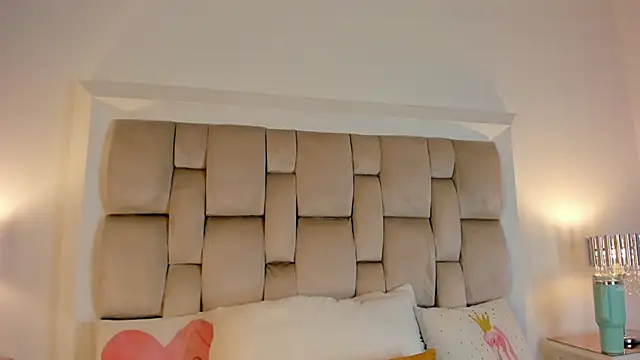 Snapshot of SamanthaBrown69 chatting on October 10, 2025, 3:40 am SamanthaBrown69 online show from October 10, 2025, 3:40 am