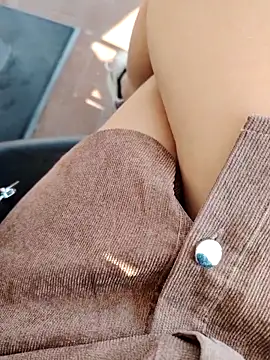 Alexvit2616 online show from November 5, 2025, 11:46 am