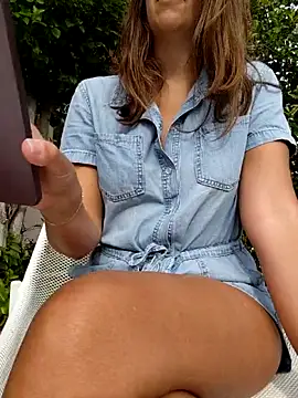 Snapshot of Alexvit2616 chatting on September 28, 2025, 2:24 pm Alexvit2616 online show from September 28, 2025, 2:24 pm