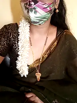 Snapshot of yourtamilcouple chatting on December 8, 2024, 4:44 am yourtamilcouple online show from December 8, 2024, 4:44 am