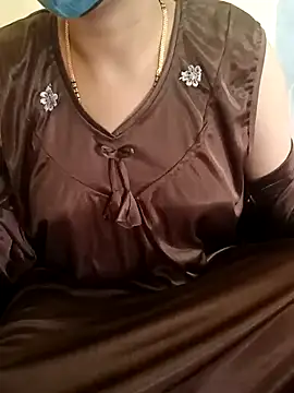 Snapshot of yourtamilcouple chatting on December 24, 2024, 9:50 am yourtamilcouple online show from December 24, 2024, 9:50 am