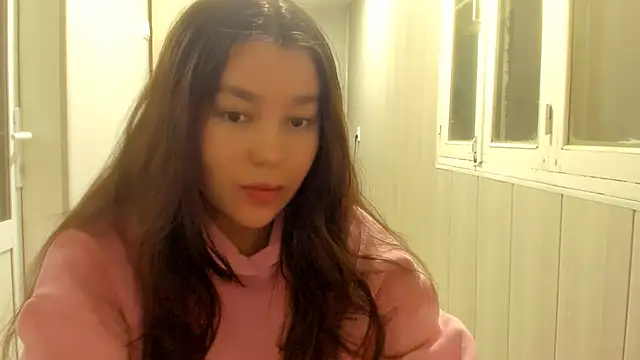 LunaXmii online show from November 8, 2025, 6:44 pm